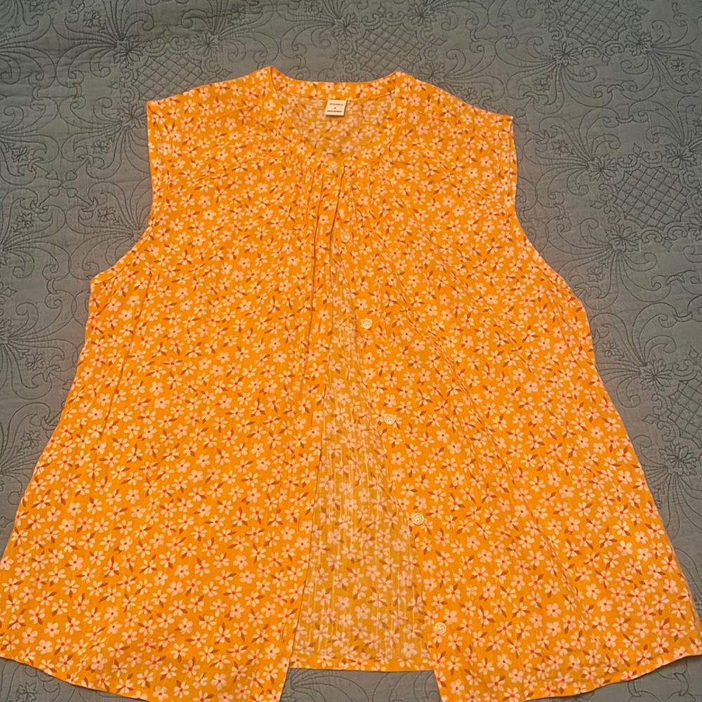 Yellow with flower decor short sleeve button down pleated top